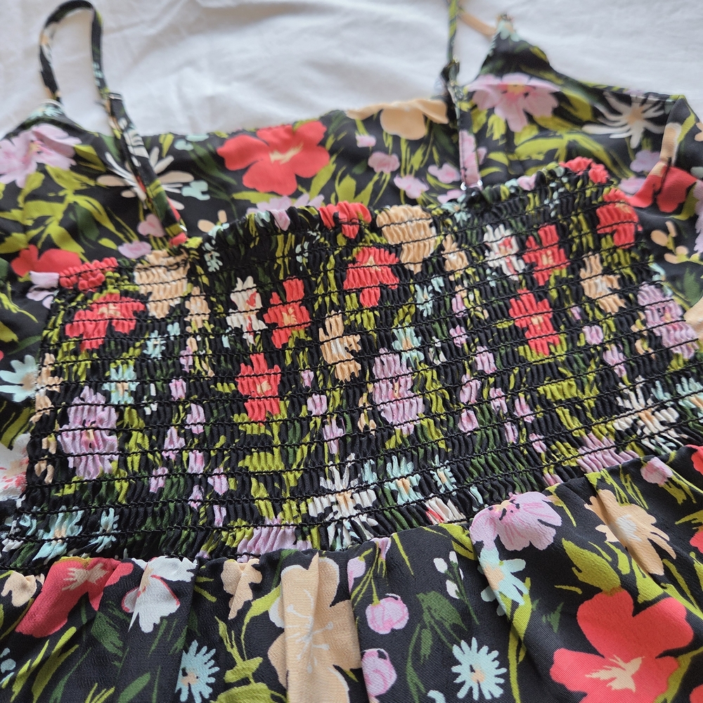 Floral Spaghetti Strap Romper - Picture 10 of 13